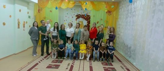 осень в гостях у малышей.jpg